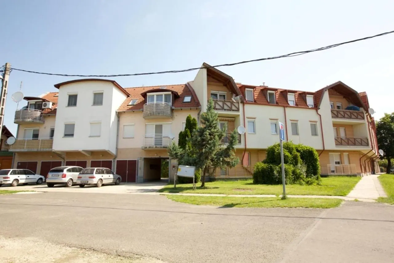 Zoli Apartmanok-Anna Koelcsey 32 Hajdúszoboszló Apartmán
